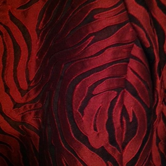 CHICO'S RUBY RED & BLACK BLAZER - Picture 3 of 3